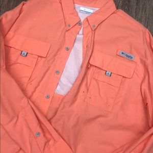 Columbia PFG button down shirt. Size L